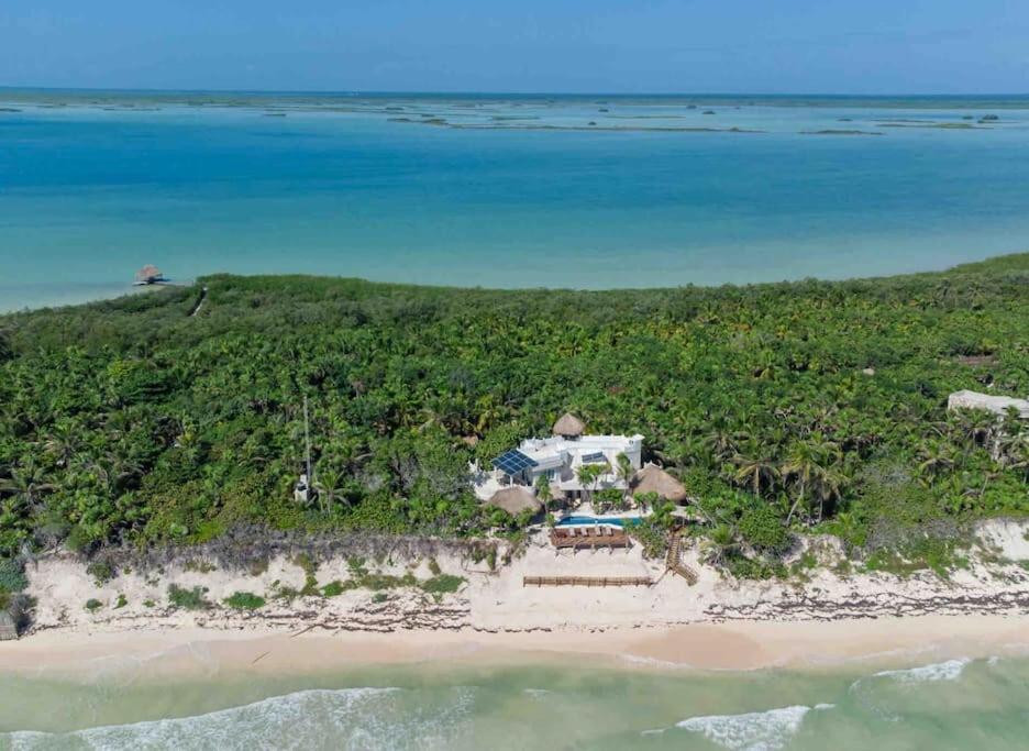 Luxury 5-Br Beachfront Home In Tulum Casa Sofia Gato Kültér fotó